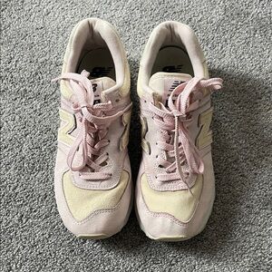 New Balance Women's Sneakers in Soft Pink and Cream